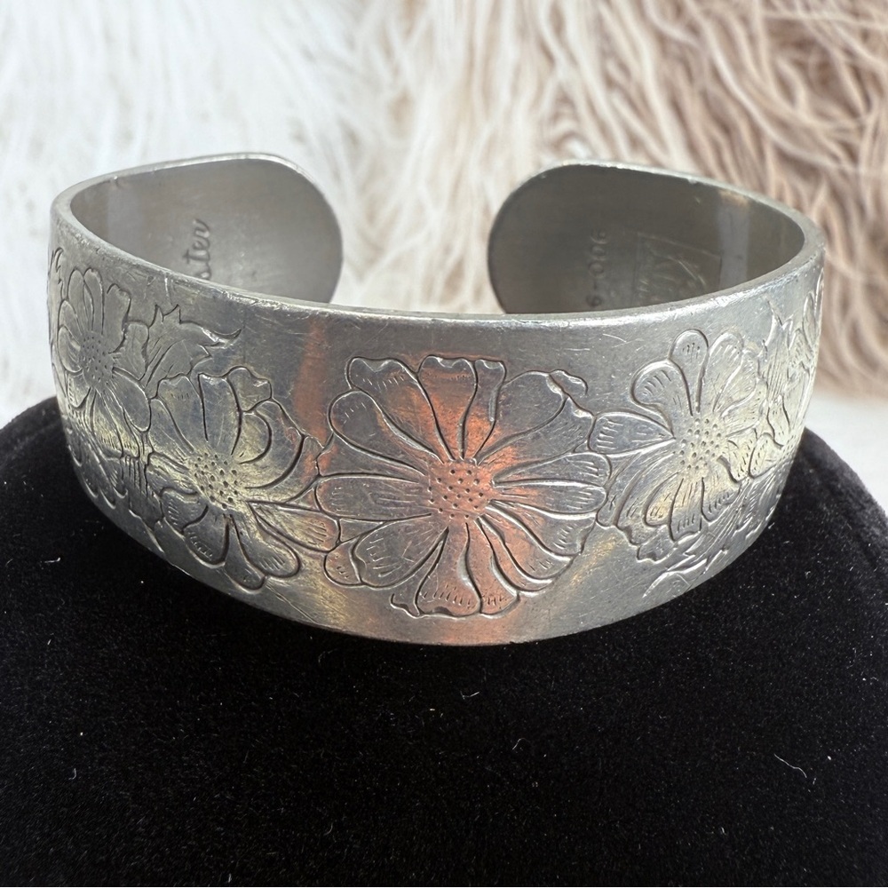 Beautiful Silvertone weighted etched pewter cuff bracelet